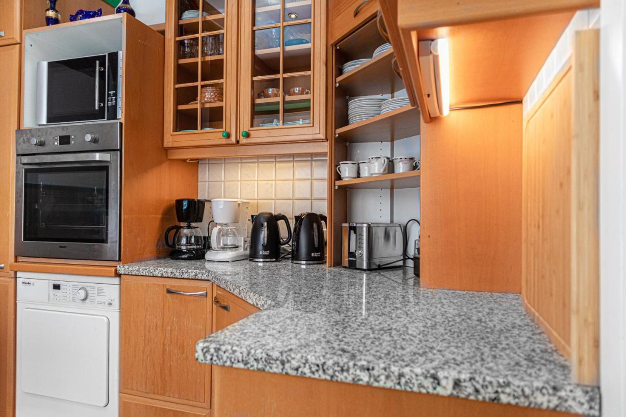 Exquisite Shared - Your Private In Beautiful Apartment Wien